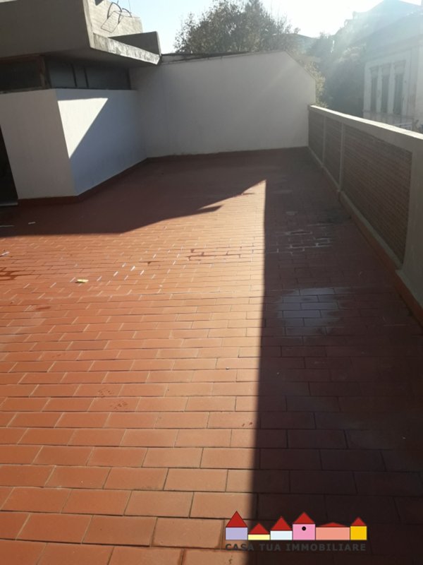 appartamento in vendita a Carrara in zona Stadio