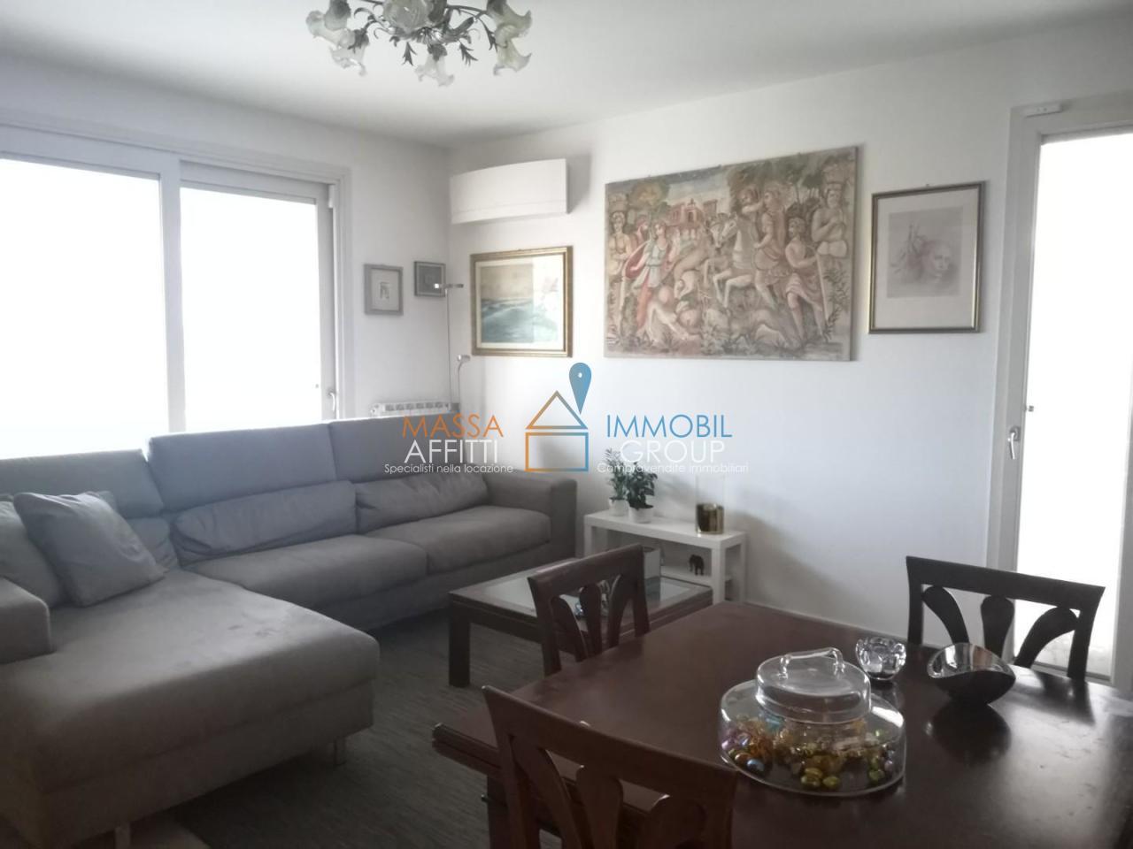appartamento in vendita a Carrara in zona Marina di Carrara