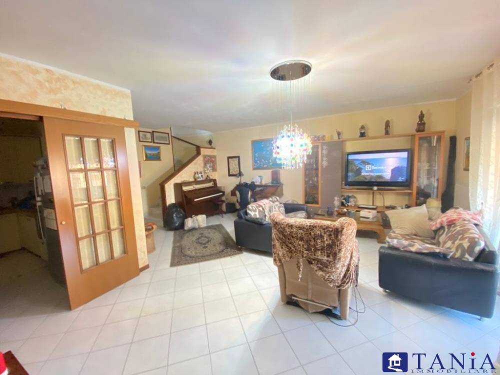 appartamento in vendita a Carrara in zona Centro Città