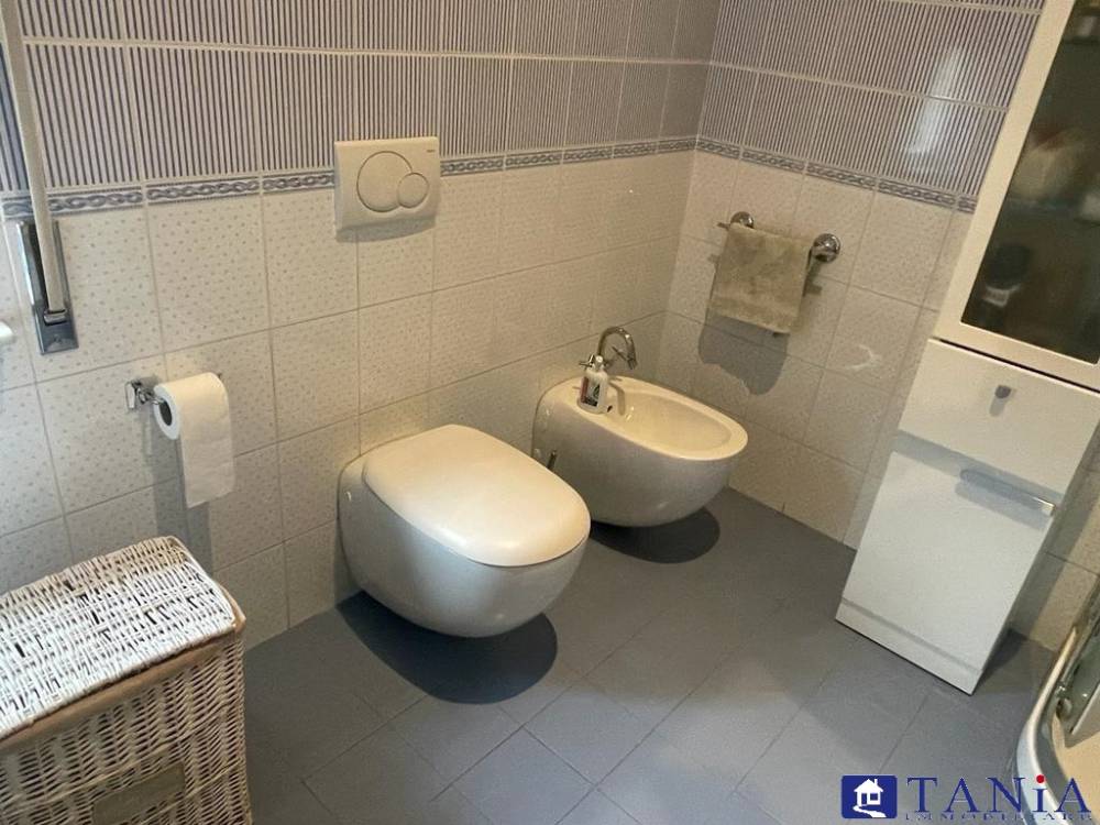 appartamento in vendita a Carrara in zona Centro Città