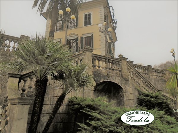 casa indipendente in vendita a Carrara in zona Centro Città