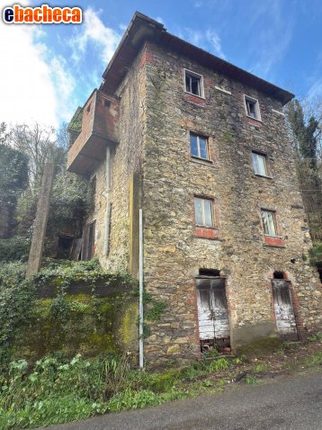 appartamento in vendita a Carrara in zona Fossola