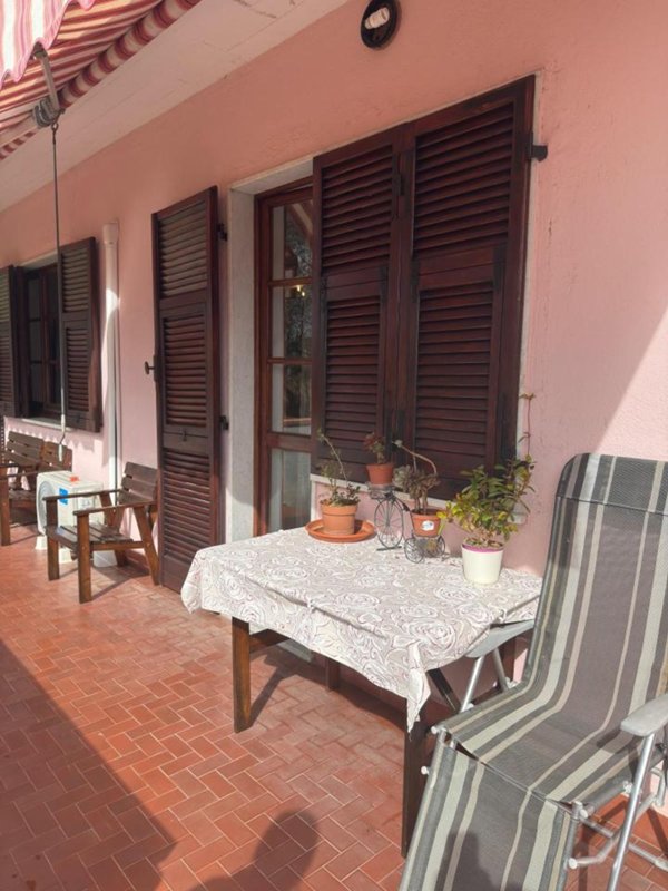 casa indipendente in vendita a Carrara in zona Fontia