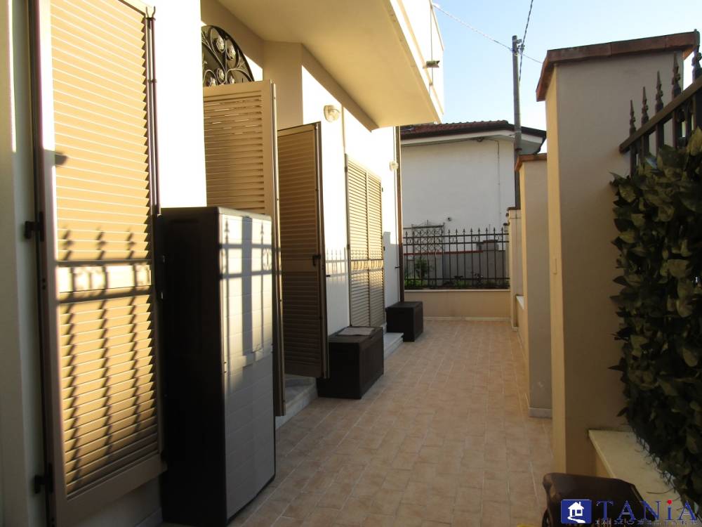 casa indipendente in vendita a Carrara in zona Marina di Carrara