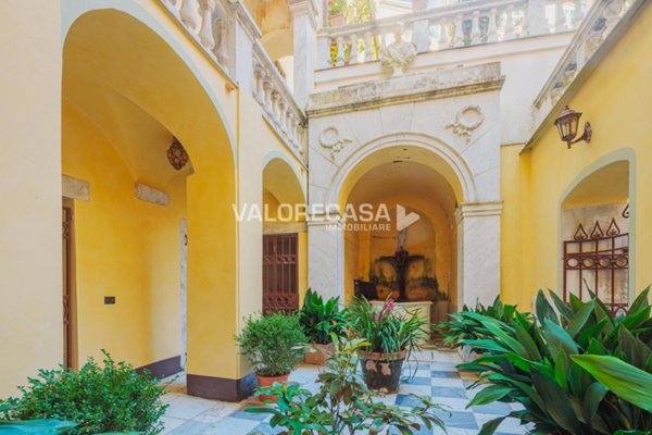 appartamento in vendita a Carrara in zona Centro Città