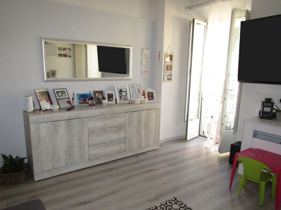 casa indipendente in vendita a Carrara in zona Avenza
