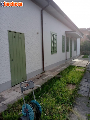 appartamento in vendita a Carrara in zona Marina di Carrara