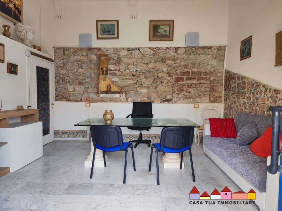casa semindipendente in vendita a Carrara in zona Marina di Carrara
