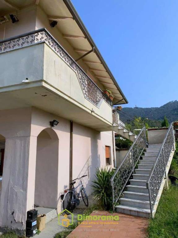 appartamento in vendita a Carrara in zona Fossone