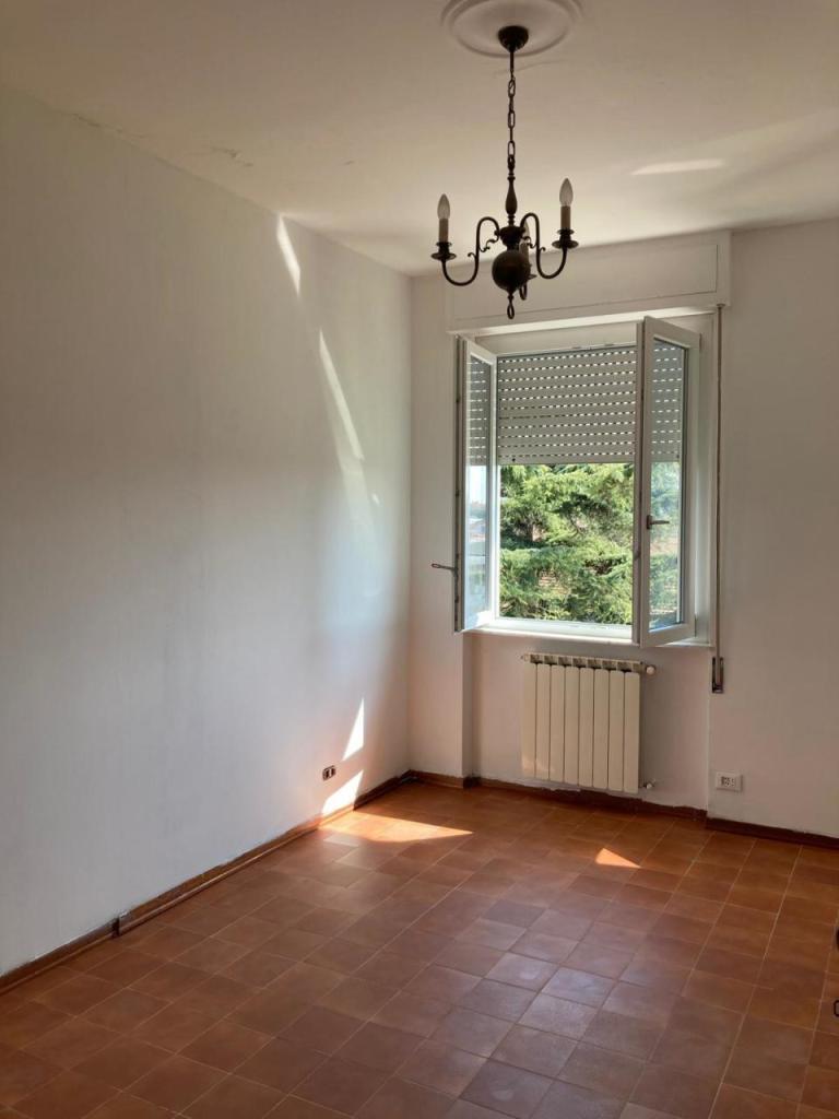 appartamento in vendita a Carrara in zona Avenza