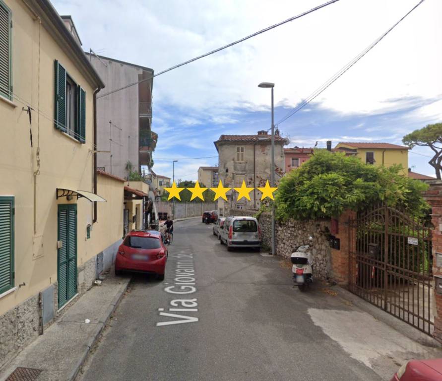 appartamento in vendita a Carrara in zona Avenza