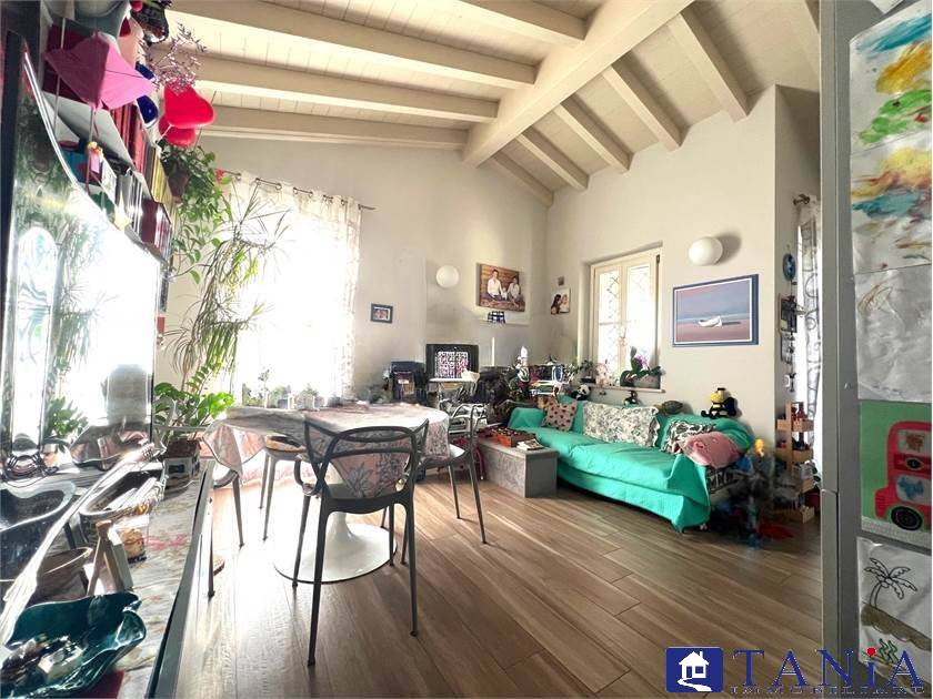 appartamento in vendita a Carrara in zona Marina di Carrara