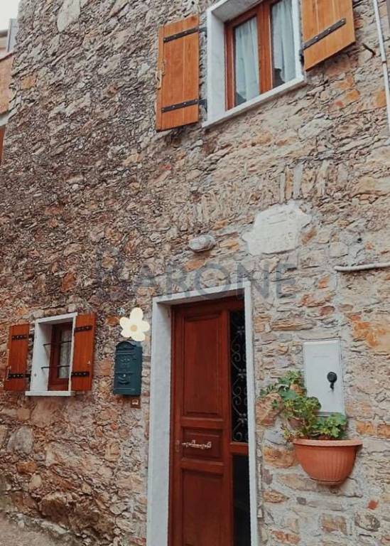appartamento in vendita a Carrara in zona Fontia