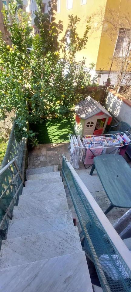 appartamento in vendita a Carrara in zona Centro Città