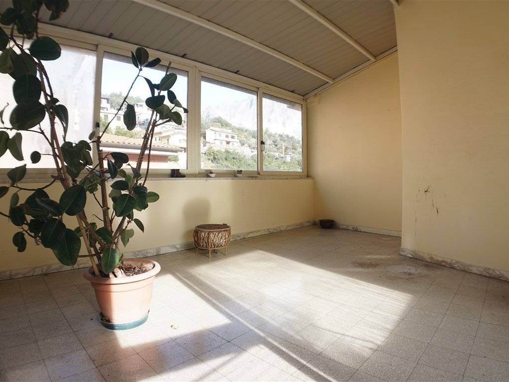 appartamento in vendita a Carrara in zona Codena