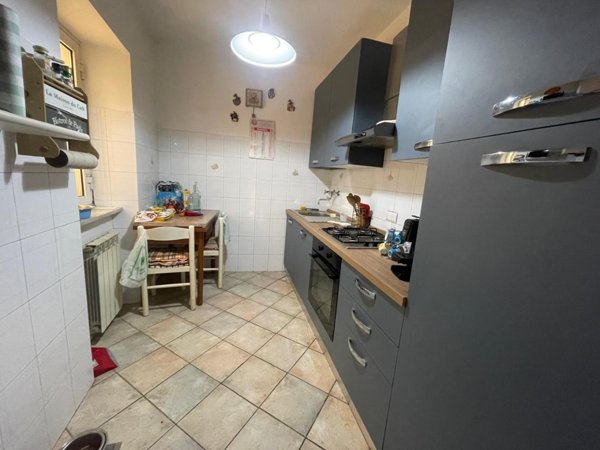appartamento in vendita a Carrara in zona Avenza