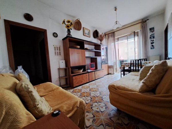 appartamento in vendita a Carrara in zona Marina di Carrara