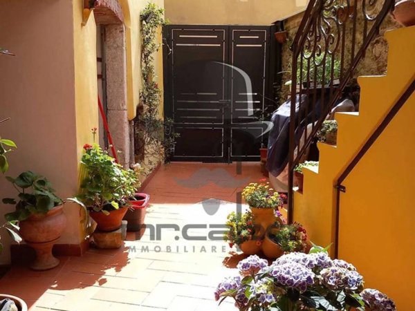 appartamento in vendita a Carrara