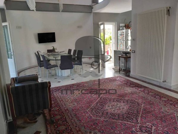 casa indipendente in vendita a Carrara in zona Avenza