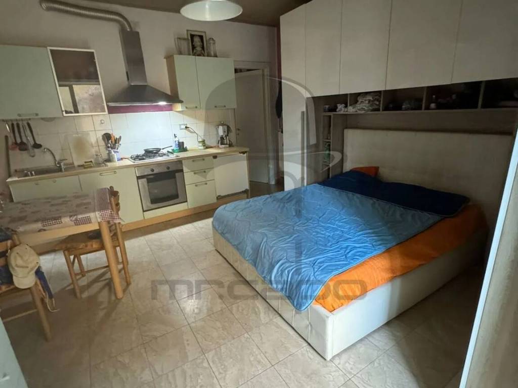 appartamento in vendita a Carrara in zona Fossola