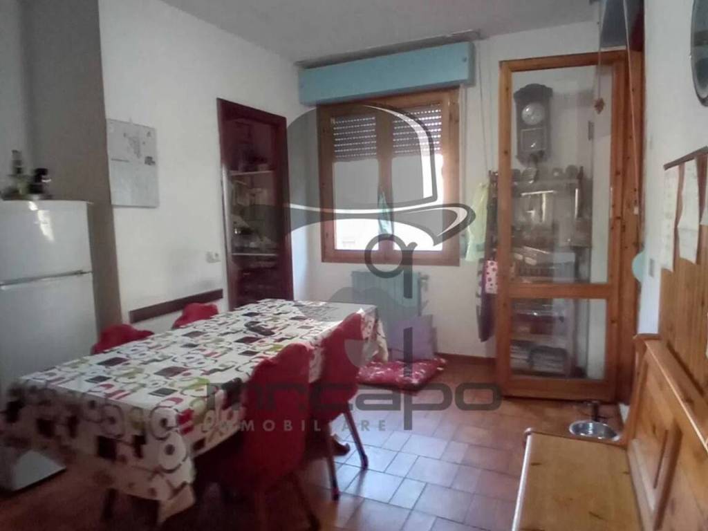 appartamento in vendita a Carrara in zona Avenza