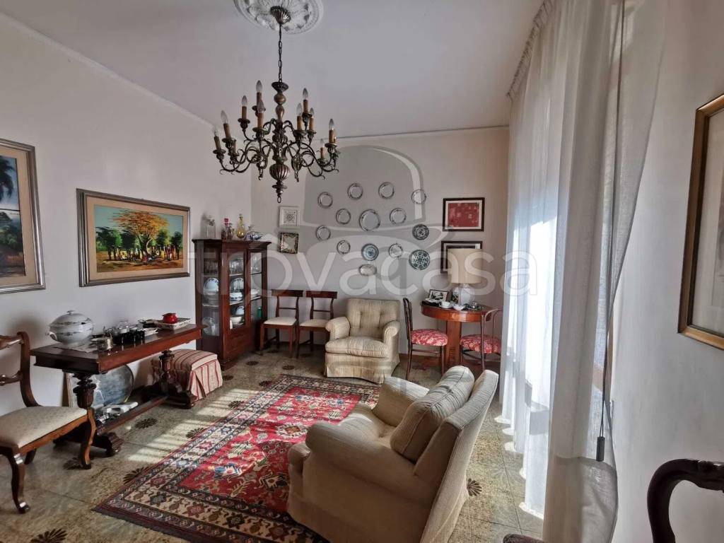 appartamento in vendita a Carrara in zona Centro Città