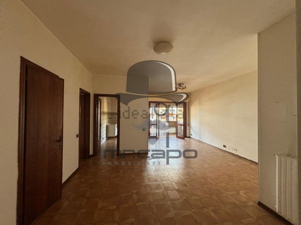 appartamento in vendita a Carrara in zona Avenza