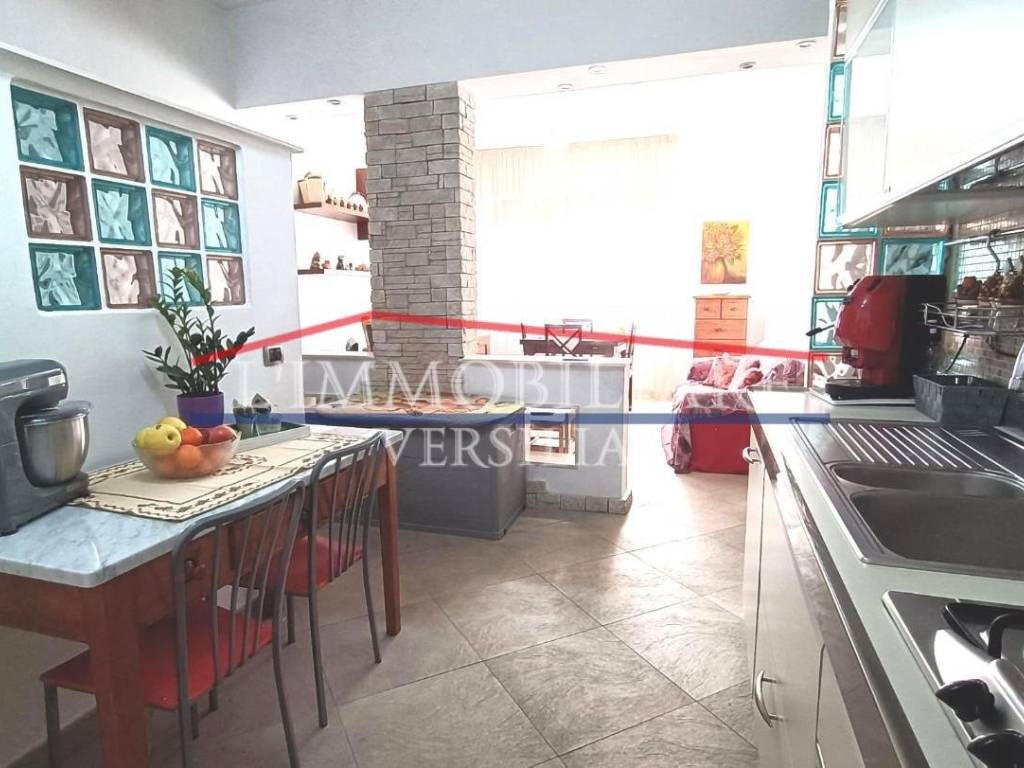 appartamento in vendita a Carrara in zona Marina di Carrara