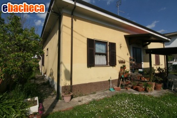 appartamento in vendita a Carrara in zona Fossone