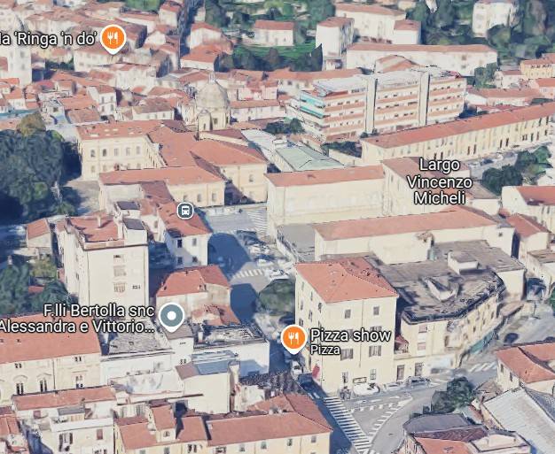 appartamento in vendita a Carrara in zona Centro Città
