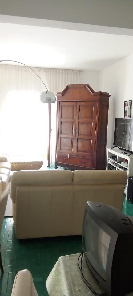 appartamento in vendita a Carrara in zona Marina di Carrara