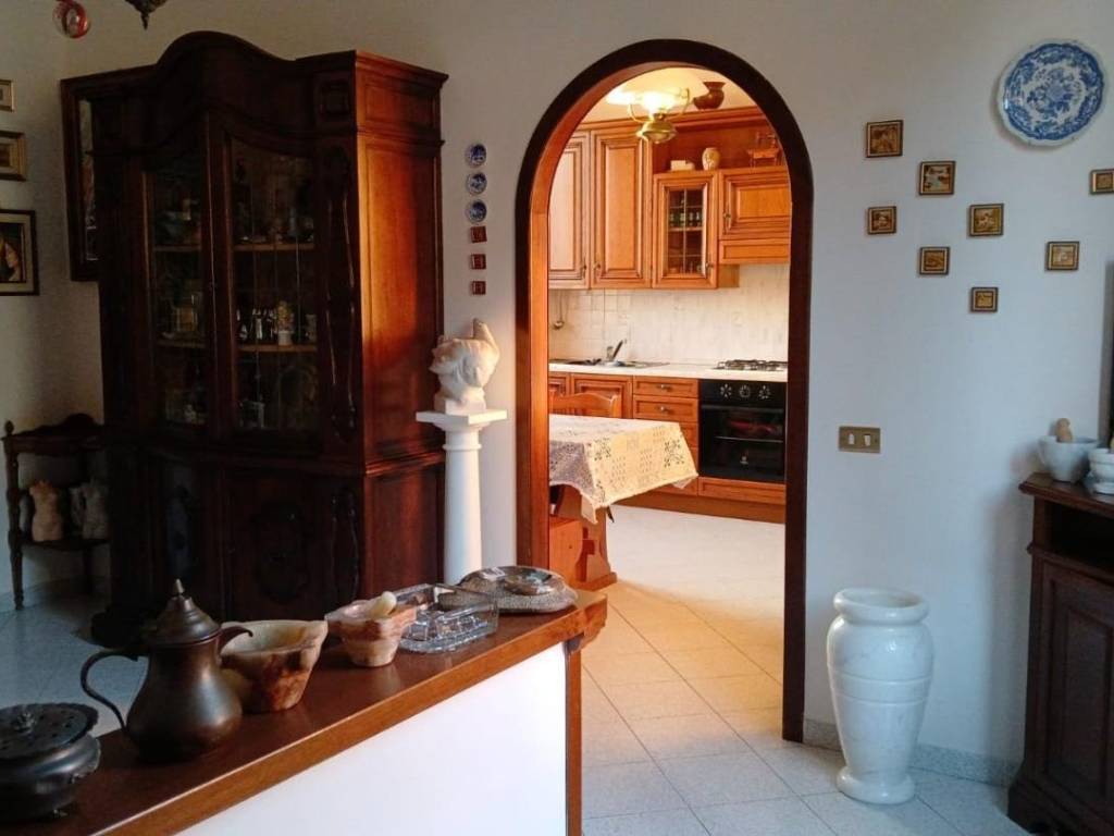 appartamento in vendita a Carrara in zona Codena