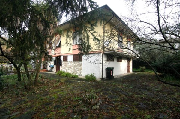casa indipendente in vendita a Carrara in zona Marasio