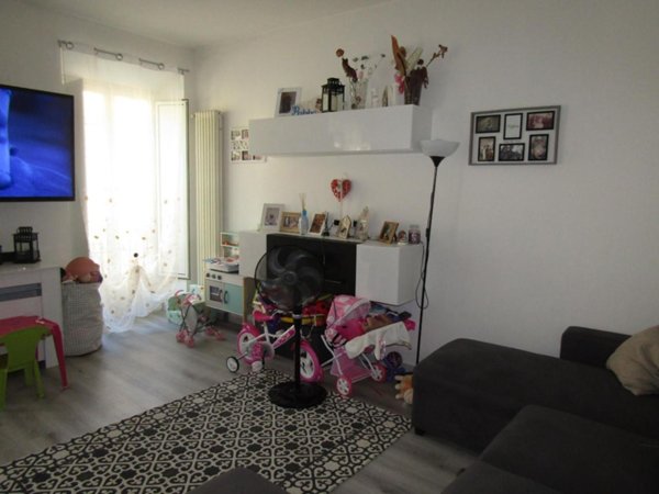 casa indipendente in vendita a Carrara in zona Avenza
