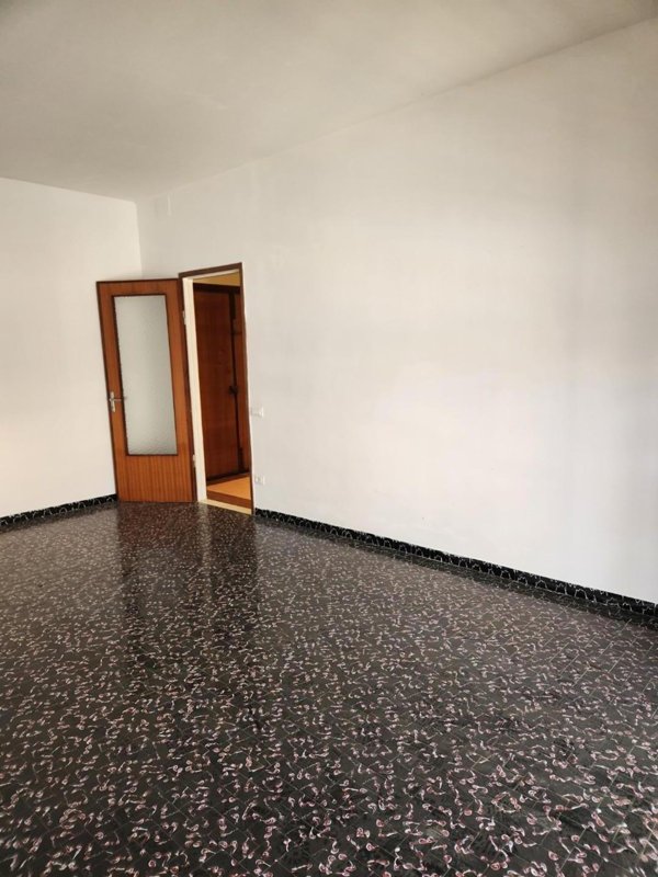 appartamento in vendita a Carrara in zona Marina di Carrara
