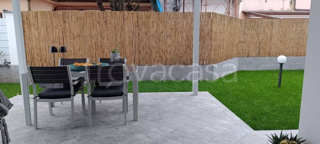 casa indipendente in vendita a Carrara in zona Marina di Carrara