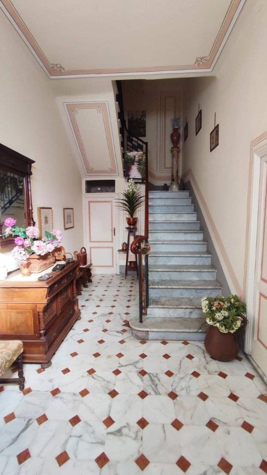 casa indipendente in vendita a Carrara in zona Stadio