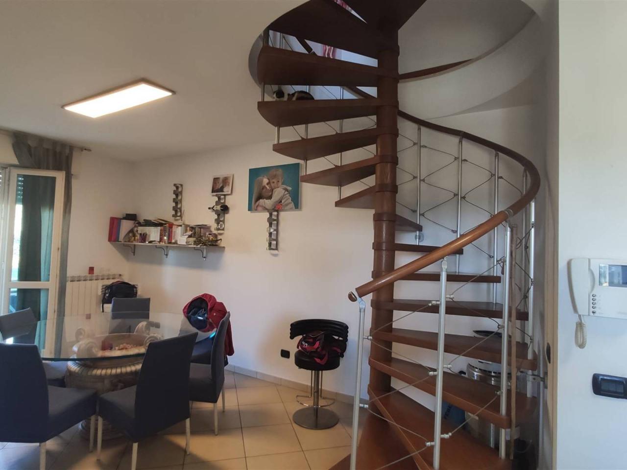 appartamento in vendita a Carrara in zona Avenza