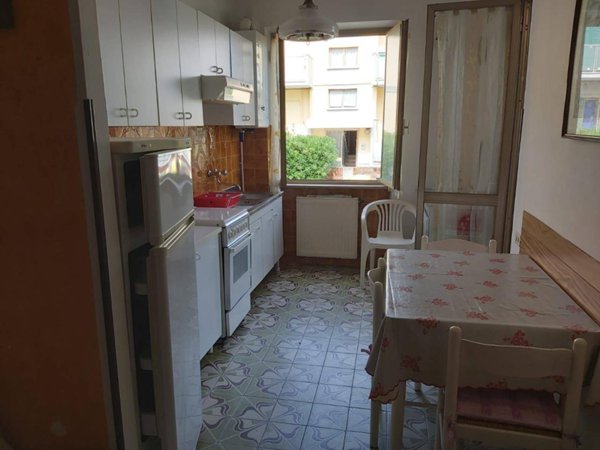 appartamento in vendita a Carrara in zona Marina di Carrara
