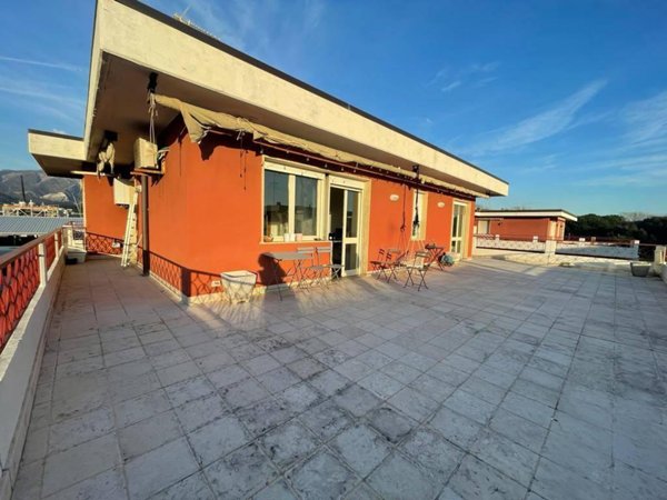 appartamento in vendita a Carrara in zona Marina di Carrara