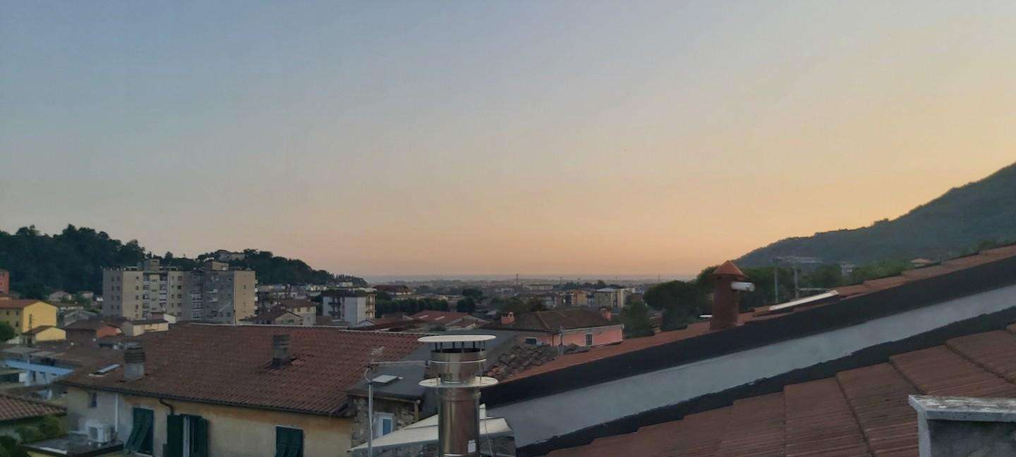 intera palazzina in vendita a Carrara