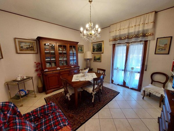 appartamento in vendita a Carrara in zona Fossola