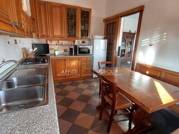 appartamento in vendita a Carrara in zona Avenza