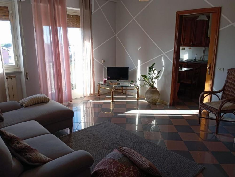 appartamento in vendita a Carrara in zona Avenza