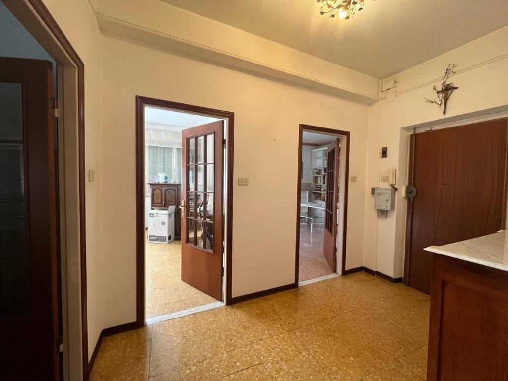 appartamento in vendita a Carrara in zona Avenza