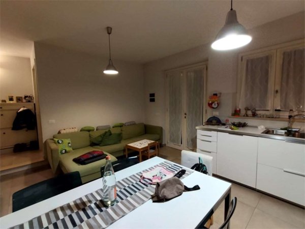 casa indipendente in vendita a Carrara in zona Avenza