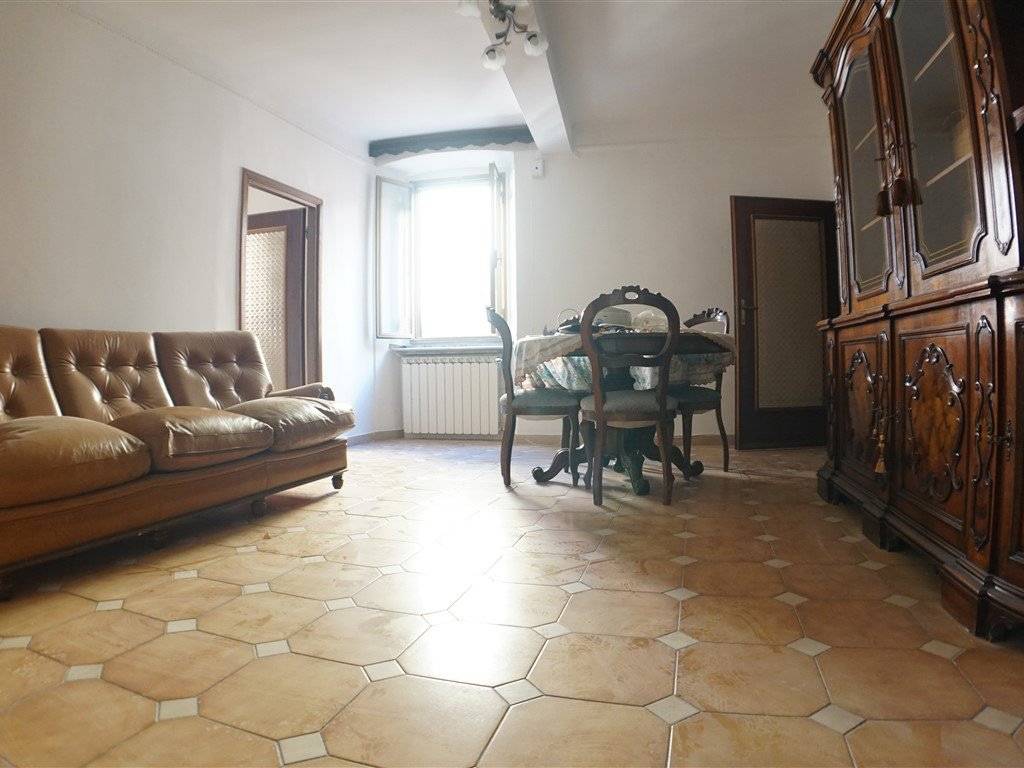 appartamento in vendita a Carrara in zona Centro Città