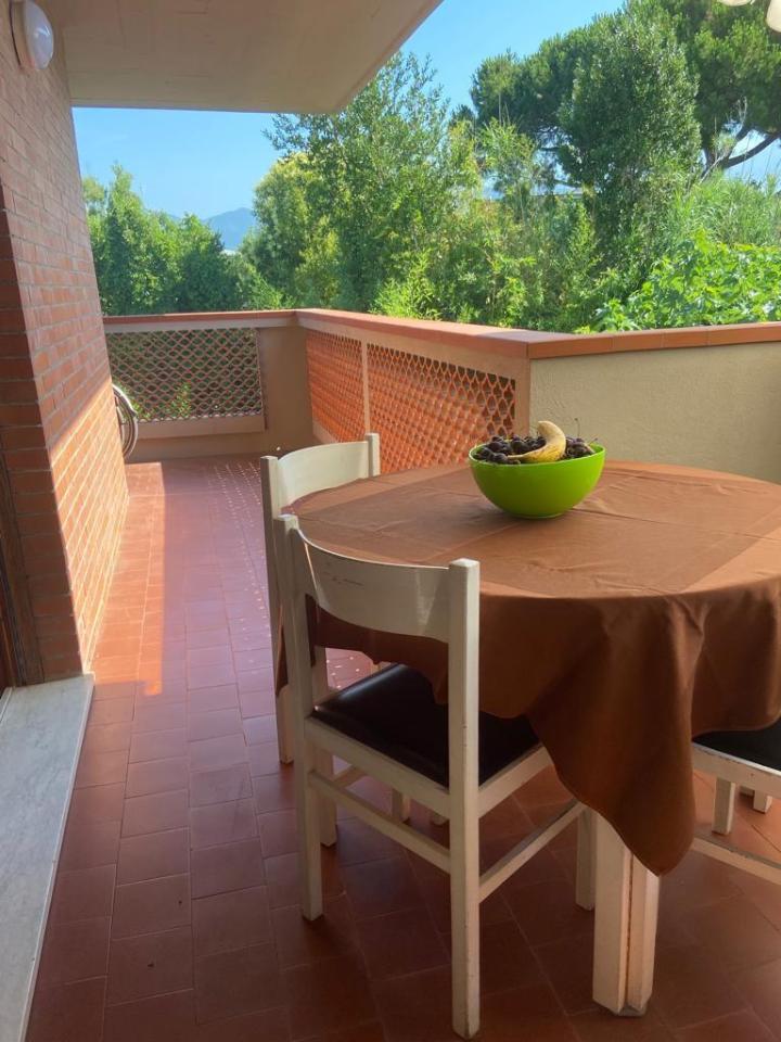 appartamento in vendita a Carrara in zona Marina di Carrara