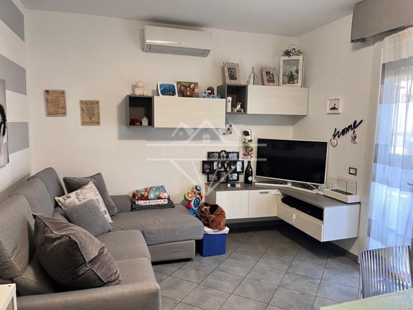 appartamento in vendita a Carrara in zona Avenza