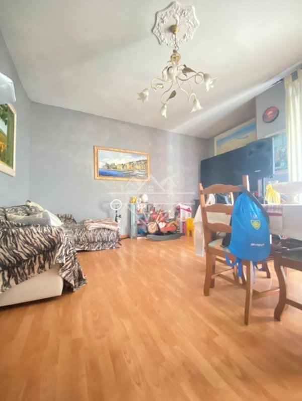 appartamento in vendita a Carrara in zona Avenza
